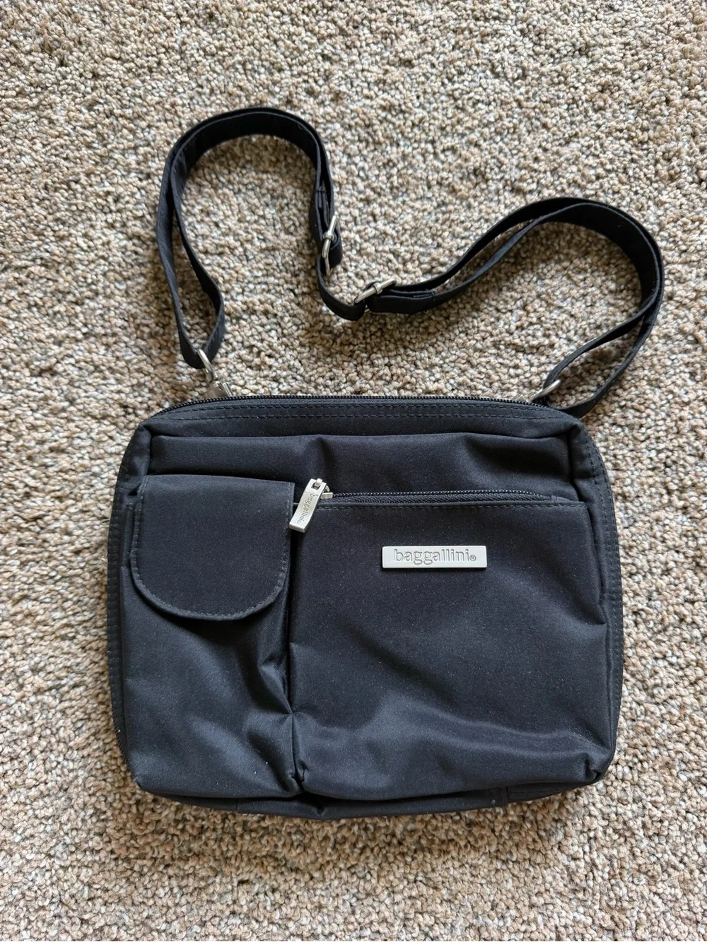 BAGGALLINI Black Nylon Multi-Pocket Convertible Crossbody Shoulder Bag